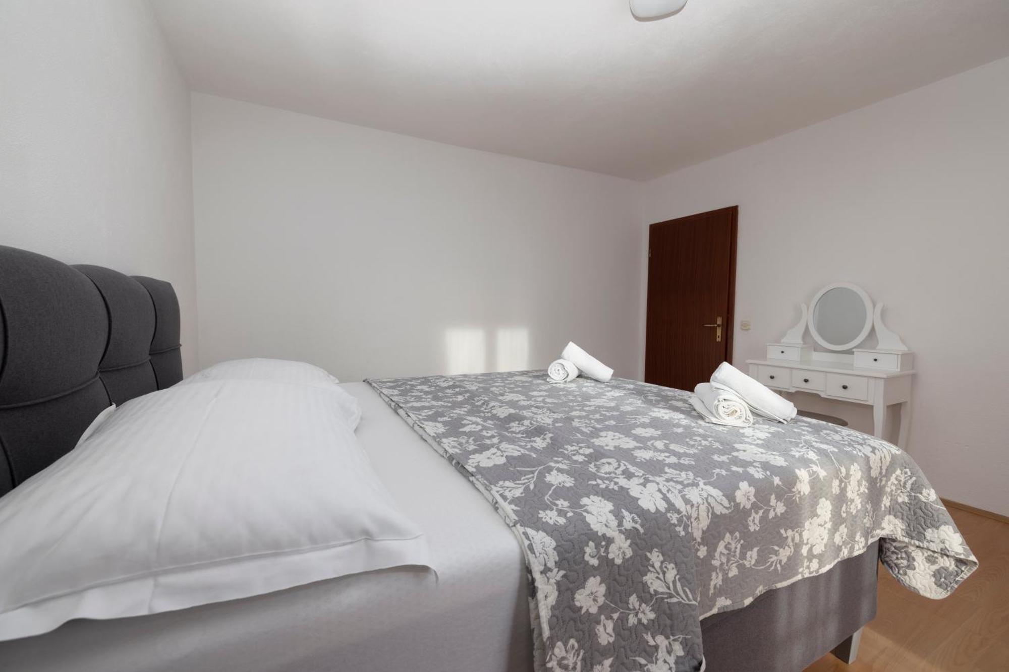 Apartments Family Roso Промайна Екстериор снимка