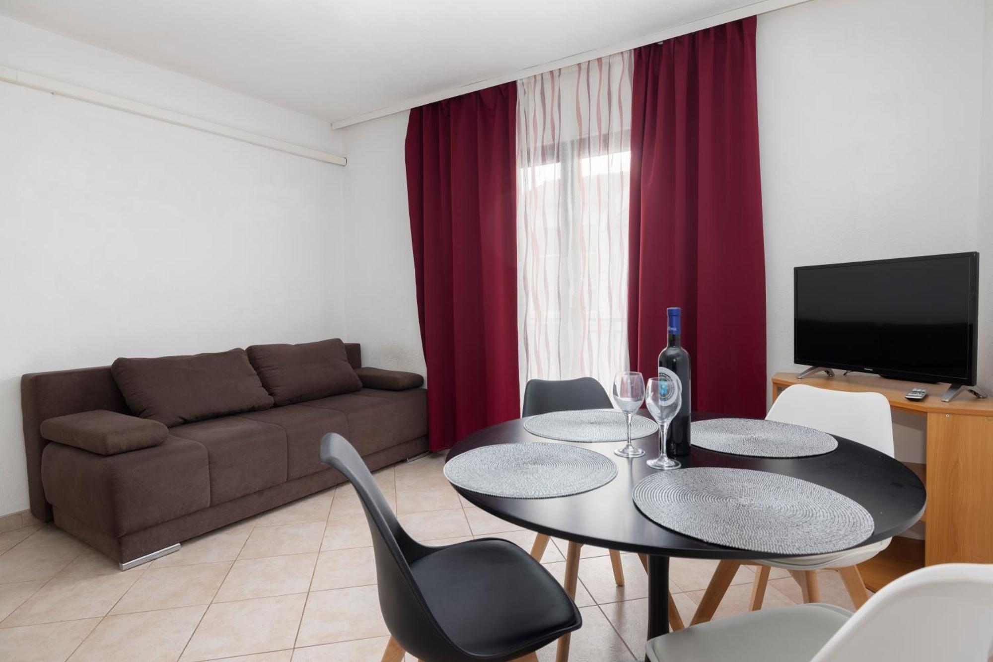 Apartments Family Roso Промайна Екстериор снимка