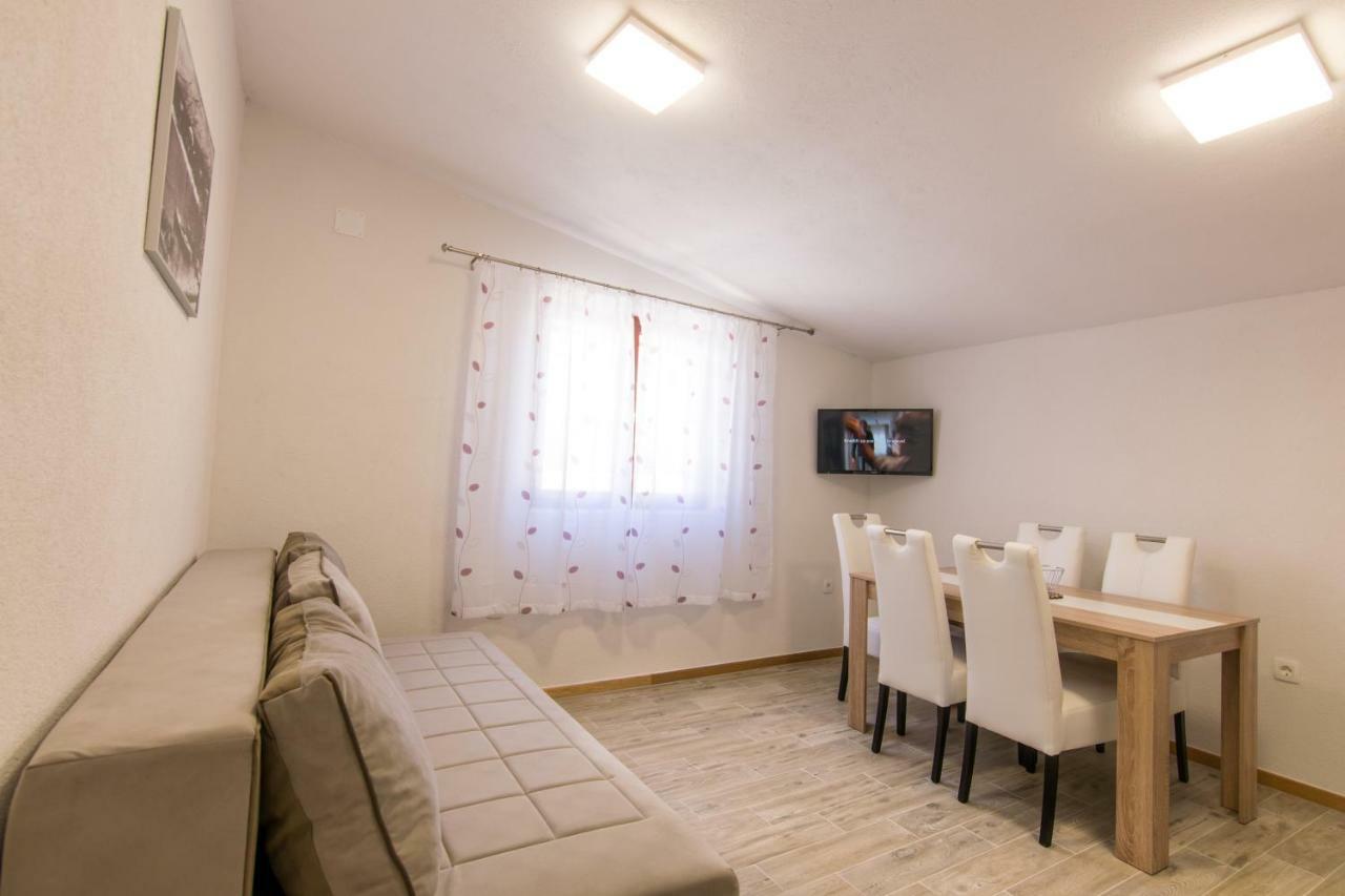 Apartments Family Roso Промайна Екстериор снимка