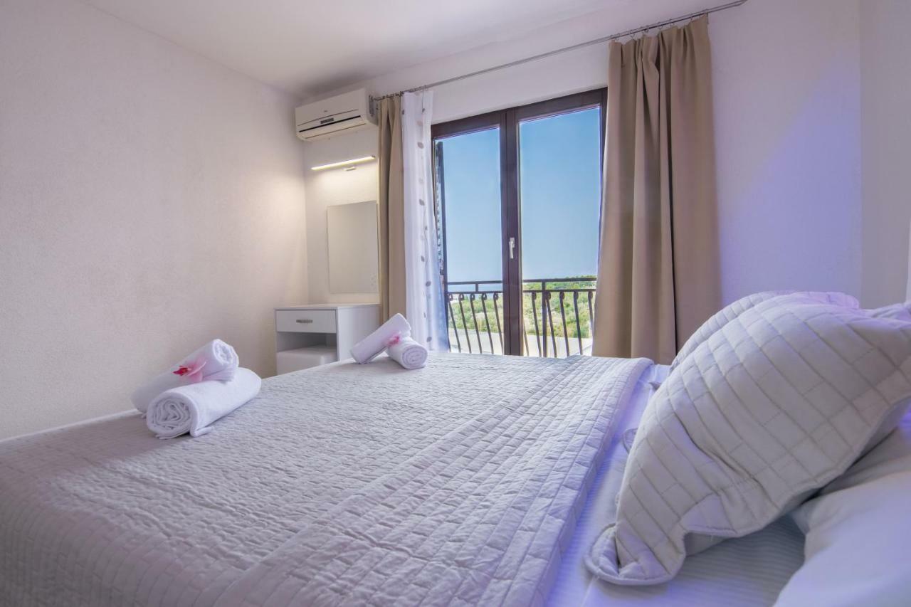 Apartments Family Roso Промайна Екстериор снимка
