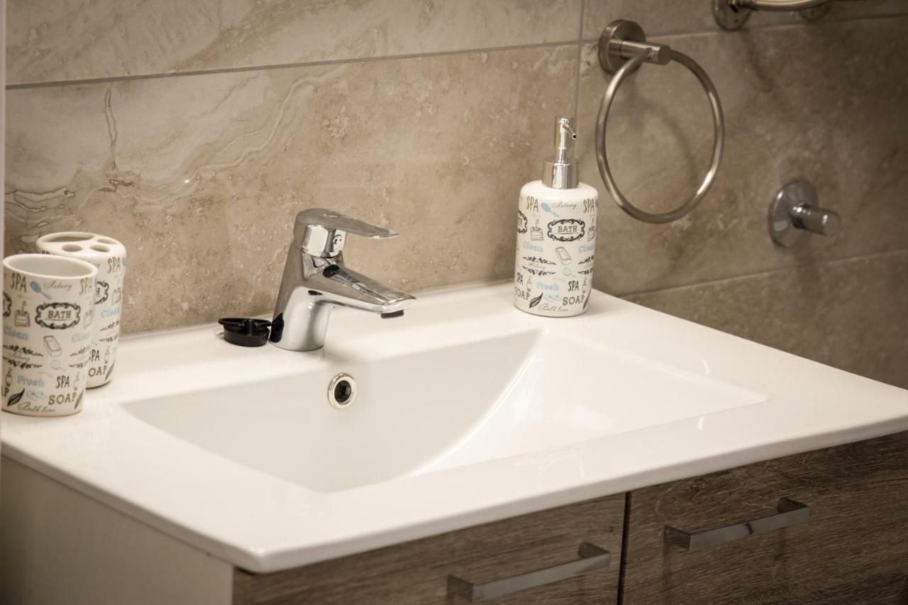 Apartments Family Roso Промайна Екстериор снимка